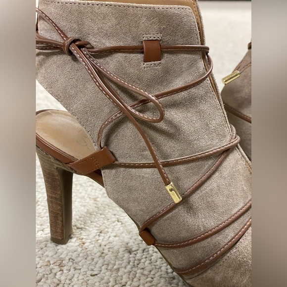 Size 7, Franco Sarto 4” Heeled, Peep-Toe Booties with Brown Leather Tie Detail - Picture 4 of 6